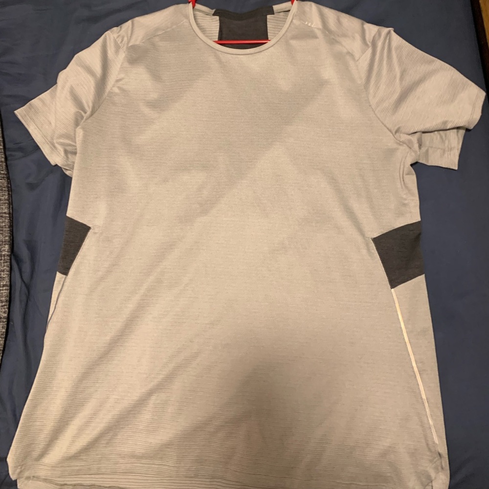 Men’s Lululemon Shirt
